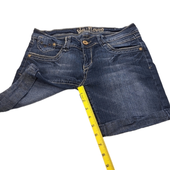Wall Flower Juniors Denim Bermuda Shorts Size 7 - Picture 10 of 13